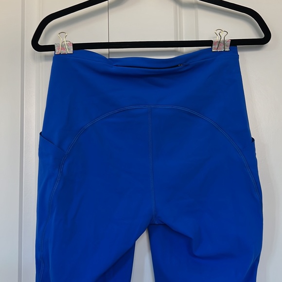 Lululemon. Swift speed high rise crop 21”. Cerulean blue. Gently used. Size 8 - Picture 3 of 5